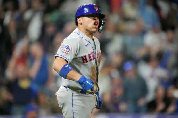 Mets Secure Seventh Straight Win with Thrilling Four-Run Comeback